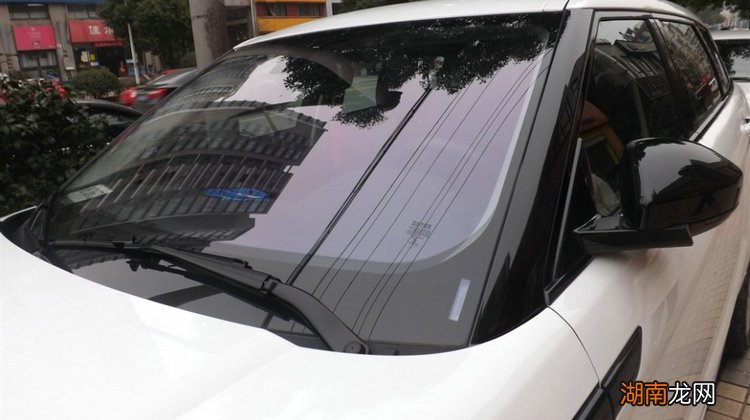 贴了深色膜晚上看不清怎么办