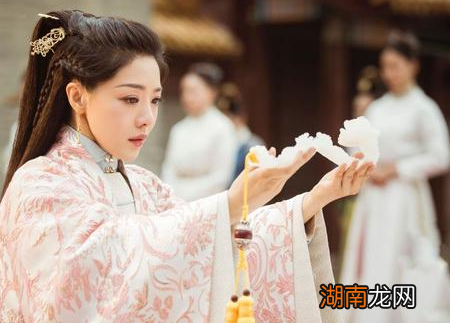 古代宫廷对食到底是什么样的 太监是怎么和宫女做夫妻的