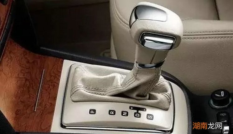 自动挡汽车挂档没反应怎么回事