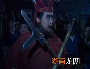 为何会说三国的乱世是由何进开启的?