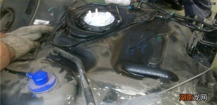 汽车汽油泵响但不影响开怎么办