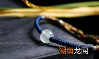 怎么看酸洗的翡翠 怎么辨别酸洗过的翡翠