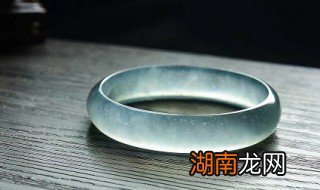 翡翠玉镯碎了怎么修复,翡翠玉镯断了怎么修复
