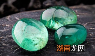 如何鉴别好翡翠 怎么分辨翡翠的好