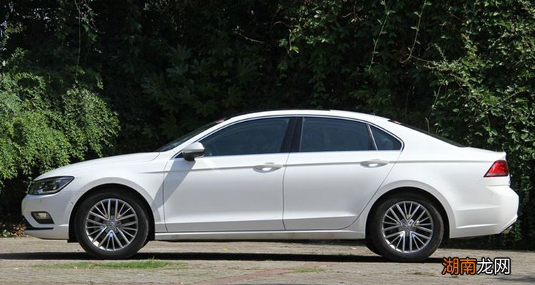 几百公里的准新车能买吗