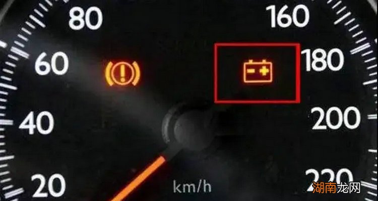 汽车蓄电池指示灯一闪一闪的还能开吗