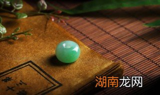 拍翡翠用什么滤镜 拍翡翠有什么背景