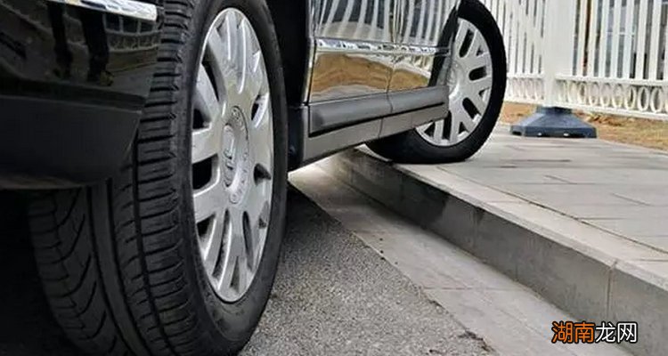 后轮胎可以左右调换吗