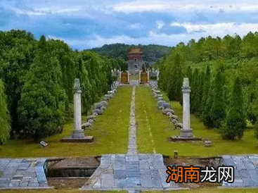 康熙皇帝明孝陵三跪九叩的深意