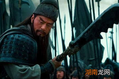 刘备在曹操手下时,为何曹操如此重视他呢?