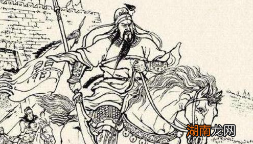 夏侯惇可以斩华雄,为何曹操不让他出战呢?