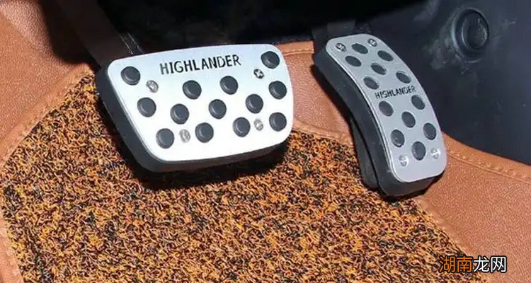 停车后刹车踏板变硬正常吗