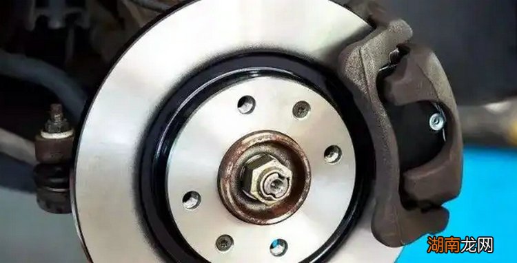汽车刹车盘磨损到什么程度才要换