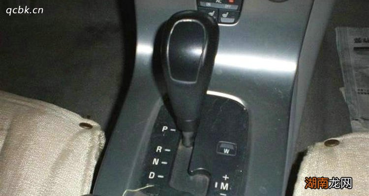 自动挡升档和减档技巧