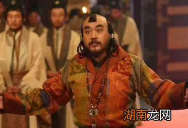 安禄山为什么认杨贵妃做干娘?他为何造反?