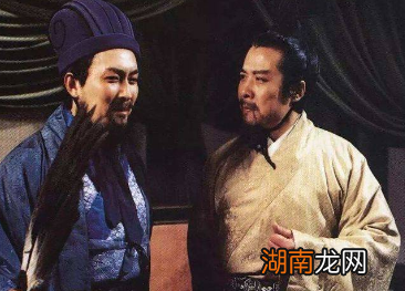 马超来投靠的时候,为何关羽想与其比试呢?