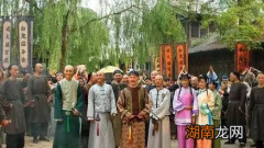 明朝皇帝基本没有出宫 清朝皇帝为何总要往外跑