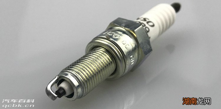 火花塞坏了一个要四个都换吗
