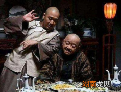 嘉庆迟迟不杀和珅是因为乾隆吗 这个男人才是真正靠山