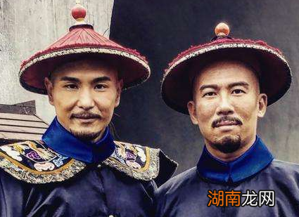 嘉庆迟迟不杀和珅是因为乾隆吗 这个男人才是真正靠山