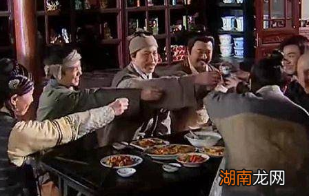 古人去当铺抵押东西 古人不赎回当铺会不会亏本