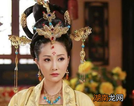 武则天身为女子是怎么坐上皇位的 之后为什么再也没有出现女皇帝