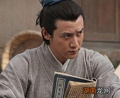 范进中举喜极而泣导致发疯 举人到底有什么好处存在