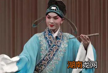 面对前任的求见,唐婉与崔莺莺做出了不同的选择