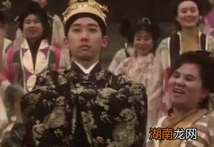 清朝后宫中的妃子都不丑吗 究竟是什么掩盖了她们的容颜