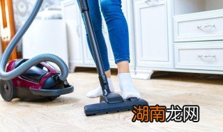 木地板油腻用什么去除 木地板去除油腻方法有哪些