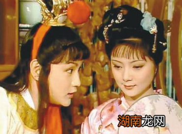 红楼梦中,薛宝钗真的不愿意嫁给贾宝玉吗?