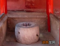 珍妃井连头都塞不下去 珍妃当初是怎么被推下去的