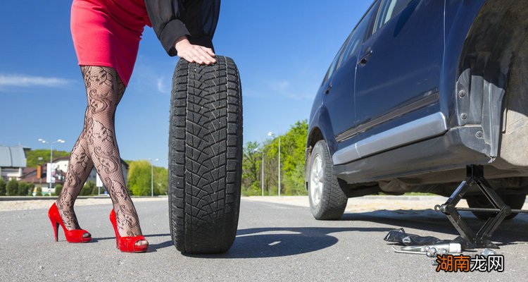 车轮爆胎应急处理方式