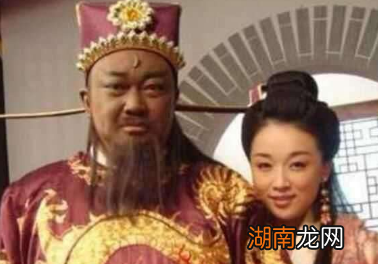 包拯六十岁大寿时儿媳抱来一个儿子，这个儿子从何而来的？