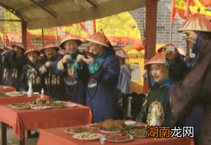 清朝官员品级分为几种 &amp;ldquo;正&amp;rdquo;与&amp;ldquo;从&amp;rdquo;官员分别担任哪些职位