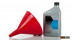 汽车机油0w和5w哪个好