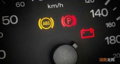 abs亮黄灯还能开车吗 abs灯亮了开车可以吗