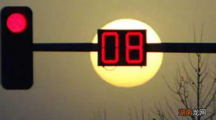 2023年闯红灯新交规