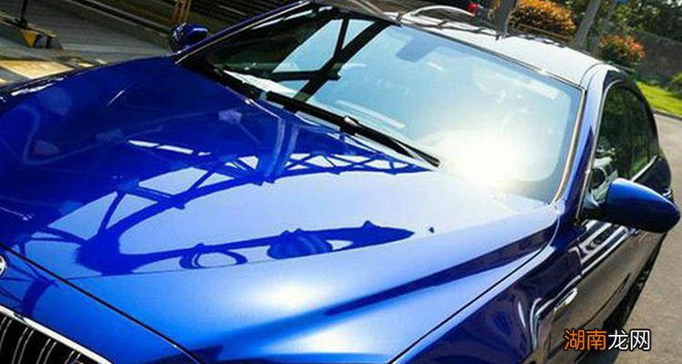 新车贴车衣的好处和坏处