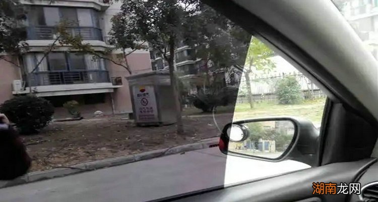 汽车贴膜切三角要多少钱