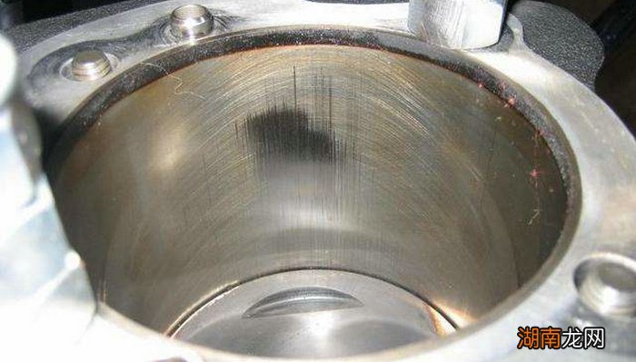 发动机轻微拉缸可以修好吗