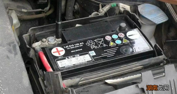 新电瓶冻了一晚上就没电了正常吗