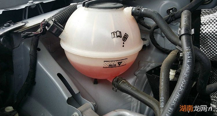 汽车冷却液可以用水代替吗