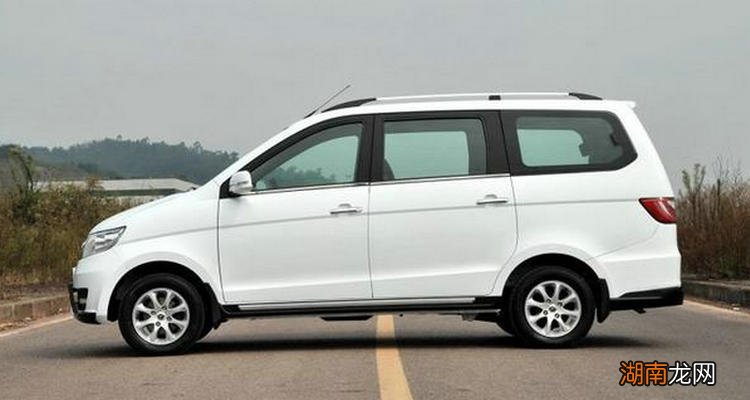 面包车胎压4.0正常吗