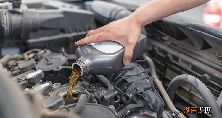 家用车变速箱油多久换一次