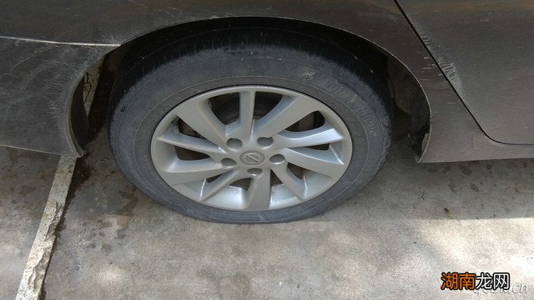 轮胎被放气了怎么办