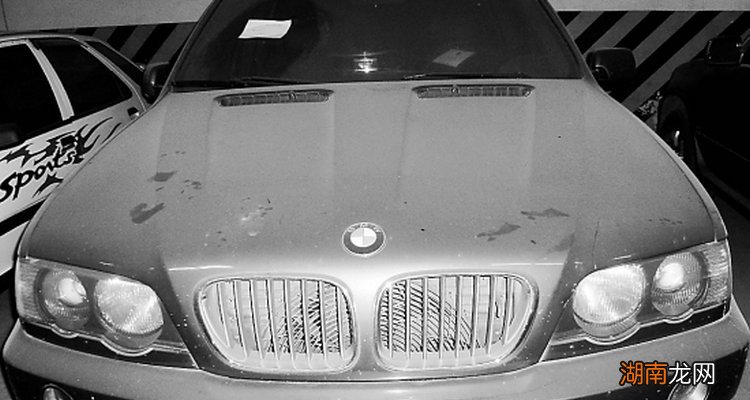 停车地方灰尘大对车有影响吗