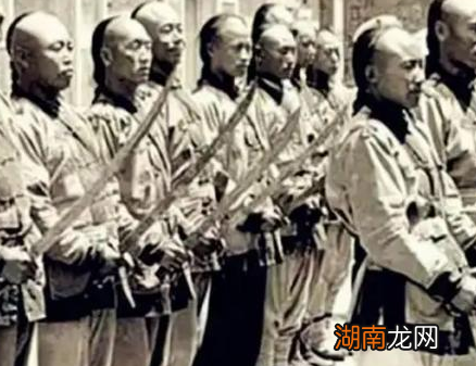 嘉庆皇帝被刺杀时身边有数百侍卫 他们为何没有救驾