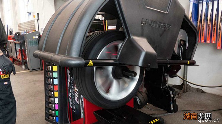 轮胎动平衡的操作步骤是什么