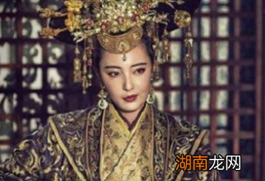 秦始皇在世的时候,为何刘邦项羽不敢造反呢?